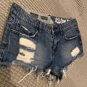 VOLCOM JEAN SHORTS SIZE 23
